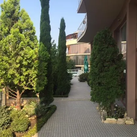 Reni Apartmán